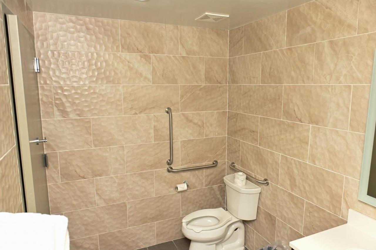 Days Inn By Wyndham Bronx Nyc New York Exterior foto